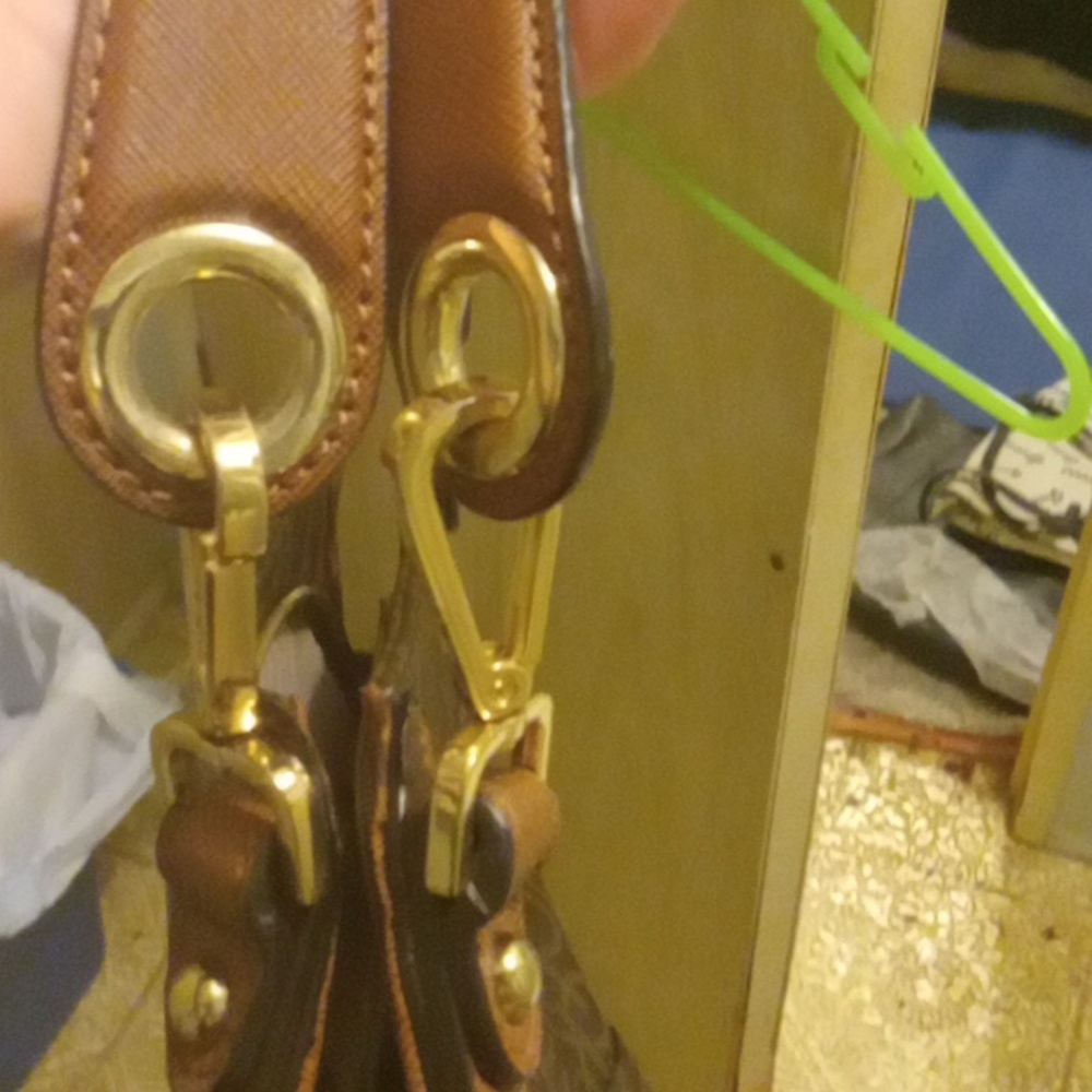 Practically New! Excellent Condition Medium Size … - image 5